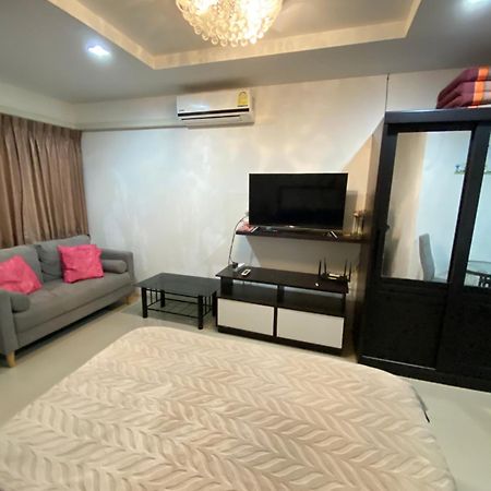 Beach 7 Condo, Pattaya Джомтьен Экстерьер фото
